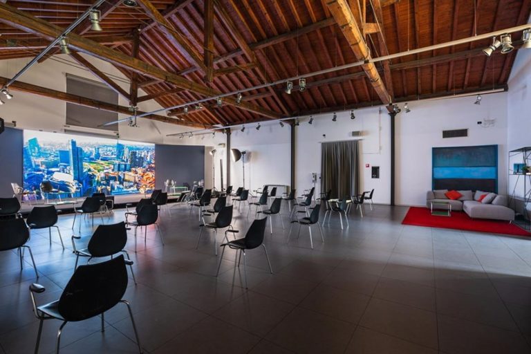 sfeera-fondazione-catella-interno-schermo2